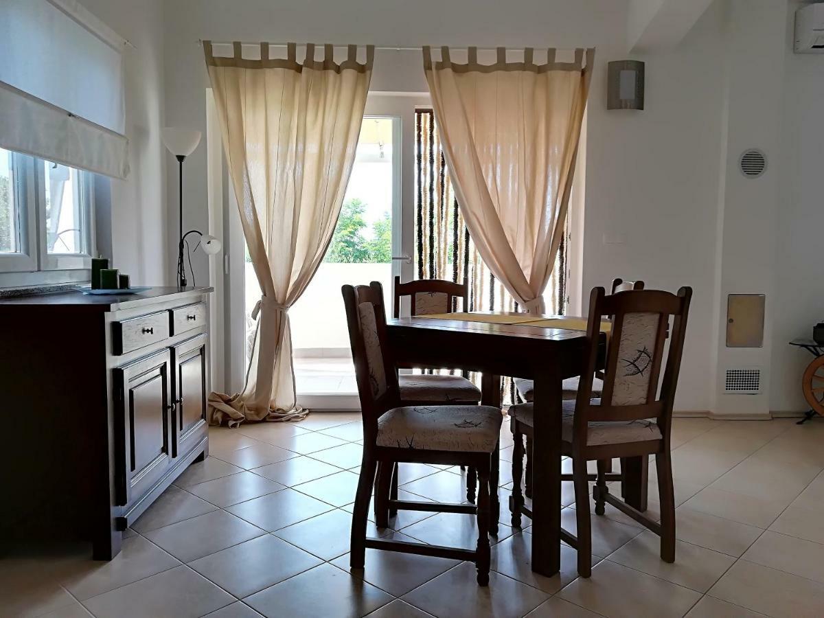 Apartman Rosanda 1 Premuda المظهر الخارجي الصورة